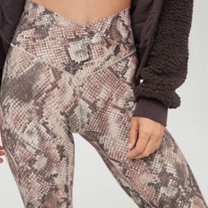 Aerie Offline High Waist Crossover Leggings